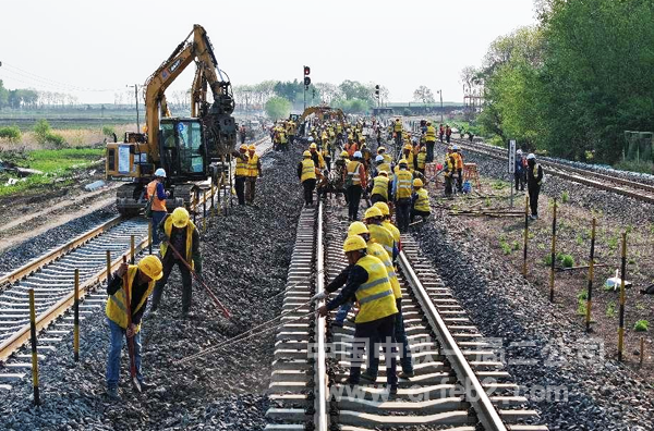 回填道砟 回填道砟